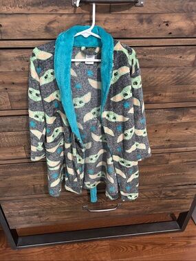 Star Wars Boys Baby Yoda Robe. 4T. Soft.